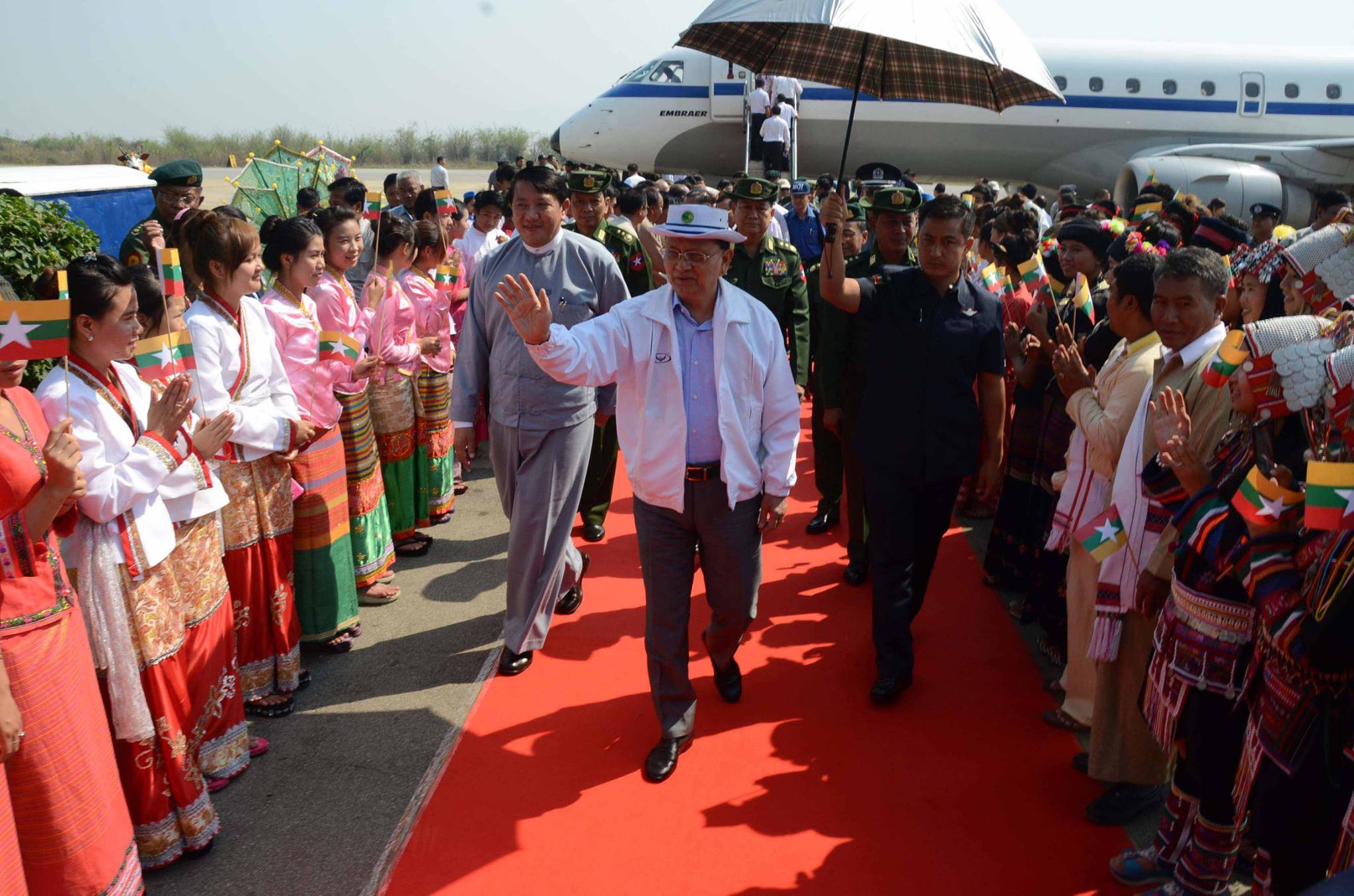 သမၼတဦးသိန္းစိန္ ႏွင့္ တိုင္းရင္းသားလက္နက္ကိုင္အဖြဲ႔မ်ား ေတြ႔ဆံုမည္