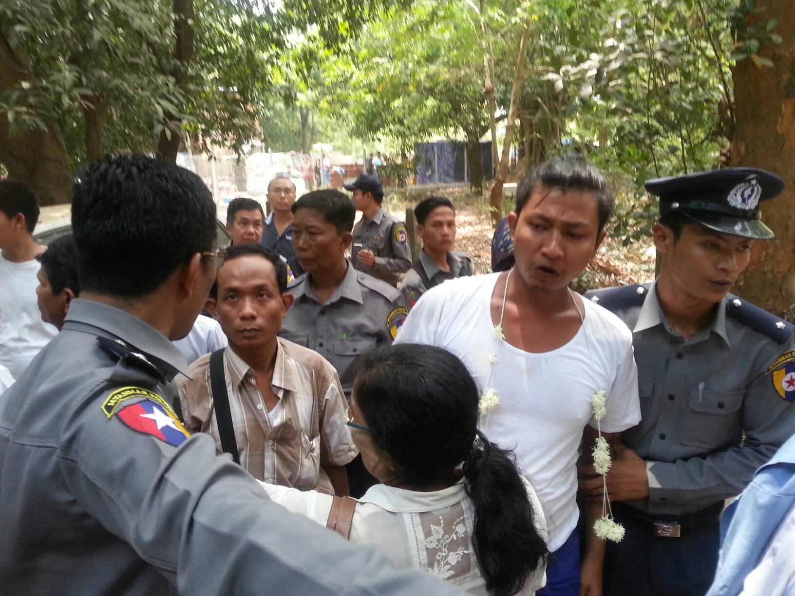 တရုတ္သံရံုးေရွ႕ဆႏၵျပသူမ်ား ေထာင္ဒဏ္ ၄ ႏွစ္ေက်ာ္စီခ်မွတ္ခံရ
