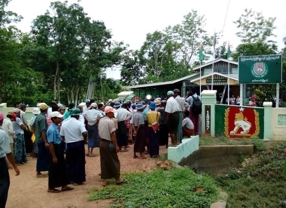 လယ္ယာေျမသိမ္းကိစၥ မေဆာင္ရြက္ေပးႏိုင္၍ နတၱလင္းၿမိဳ႕နယ္မွ ျပည္ခိုင္ၿဖိဳးပါတီ၀င္တခ်ိိဳ႕ ႏုတ္ထြက္