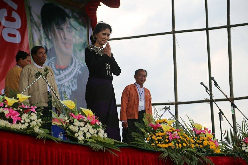 ဖြဲ႔စည္းပုံျပင္ေရး ျပည္သူမထိခုိက္သည့္နည္းကုိ ေရြးမည္ဟု ေဒၚေအာင္ဆန္းစုၾကည္ေျပာ
