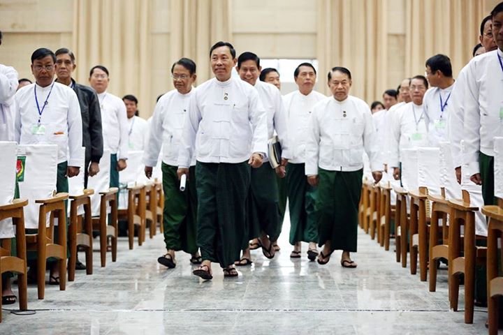 ေရြးေကာက္ပြဲအတြက္ ၾကံံ့ခုိင္ေရးပါတီ ဗဟိုေကာ္မတီ အစည္းအေ၀းက်င္းပ