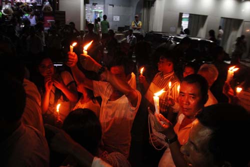 ျမန္မာအိမ္ေထာင္စု ၂၀ ရာခိုင္ႏႈန္းေက်ာ္ ဖေယာင္းတိုင္မီး အသံုးျပဳေနရ