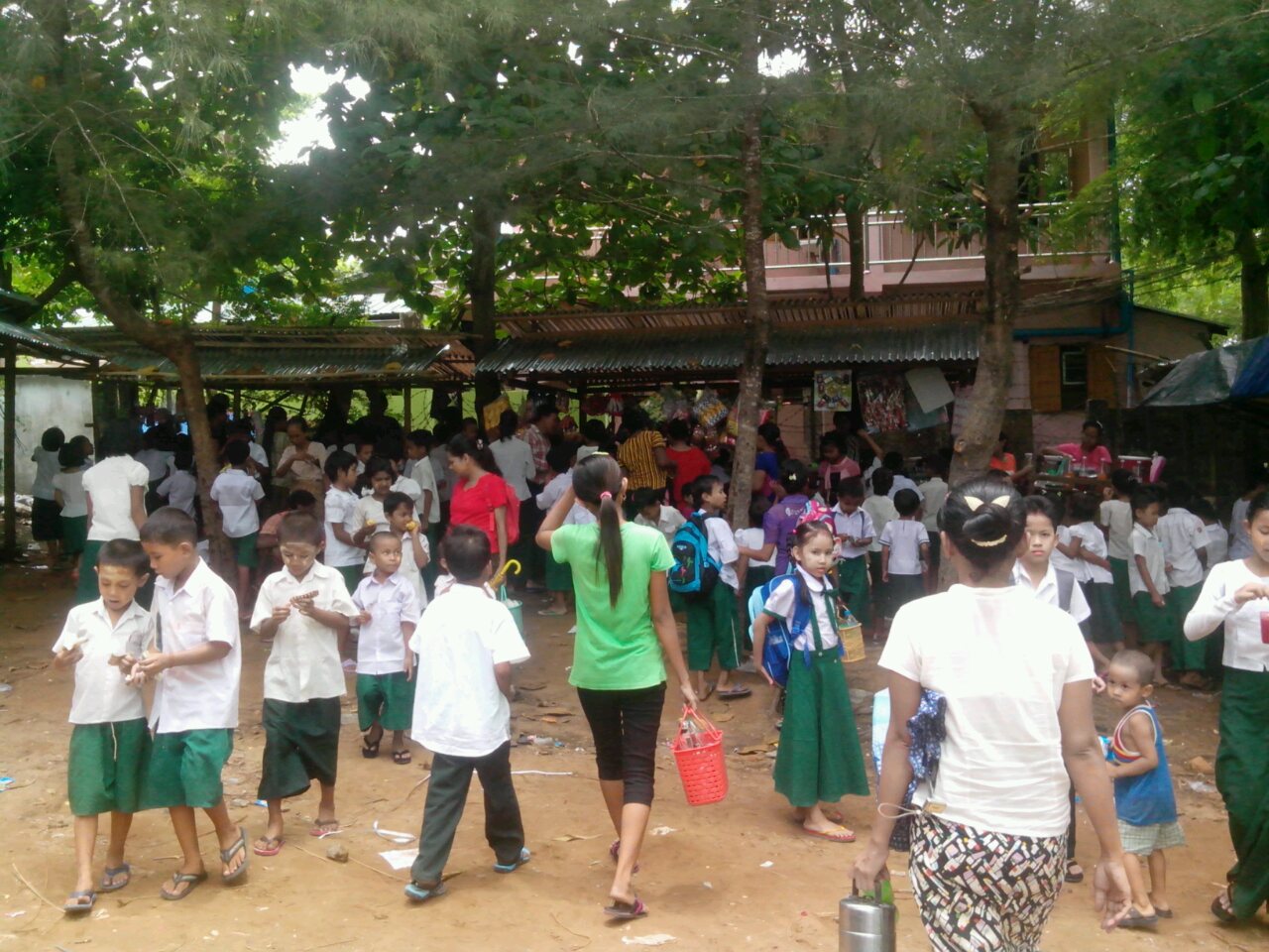 ေက်ာင္းဖြင့္ခ်ိန္ (သတင္းဓာတ္ပံု)