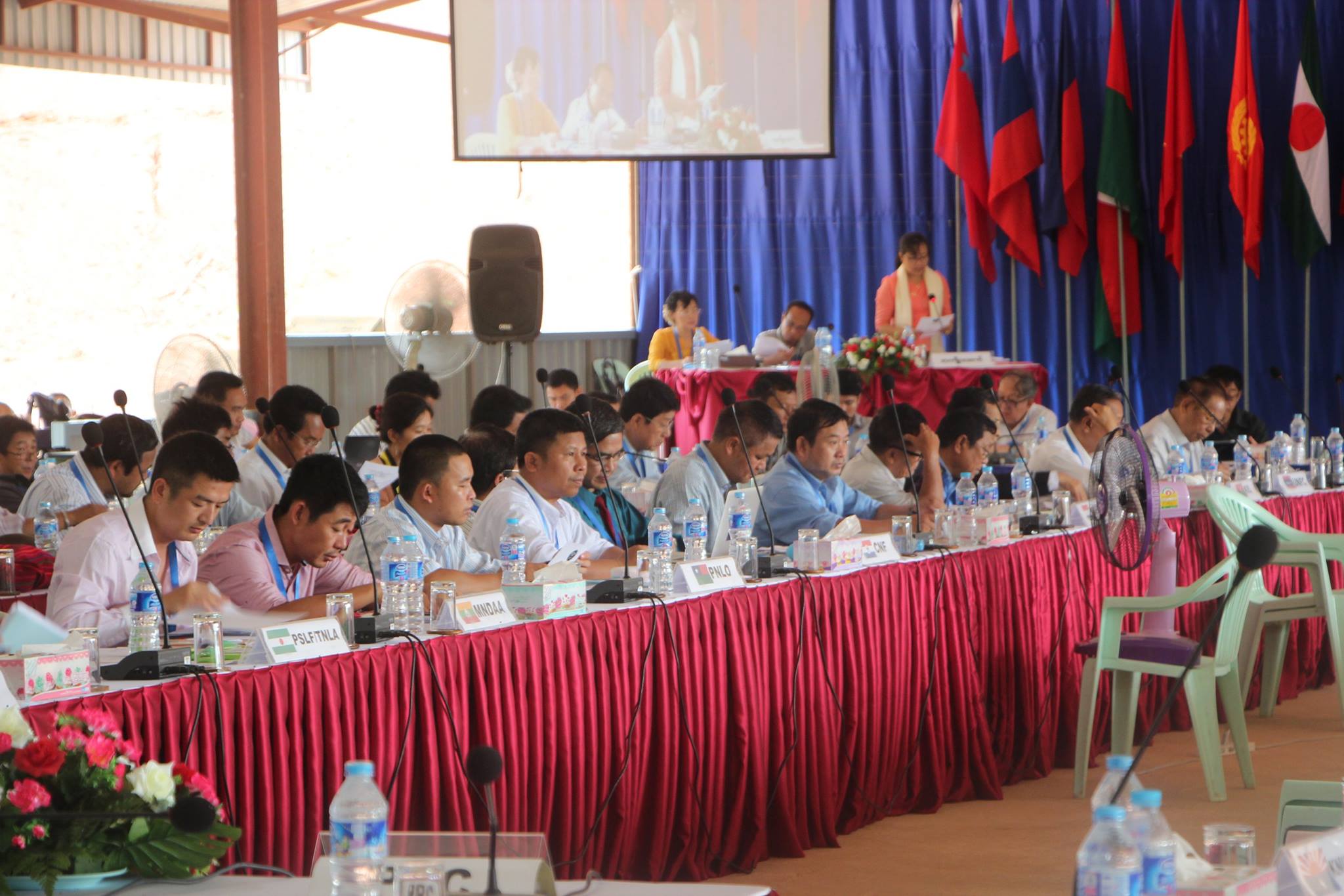 ေလာ္ခီးလာ ထိပ္သီးေဆြးေႏြးပြဲ ၆ ရက္ေျမာက္ ျမင္ကြင္း