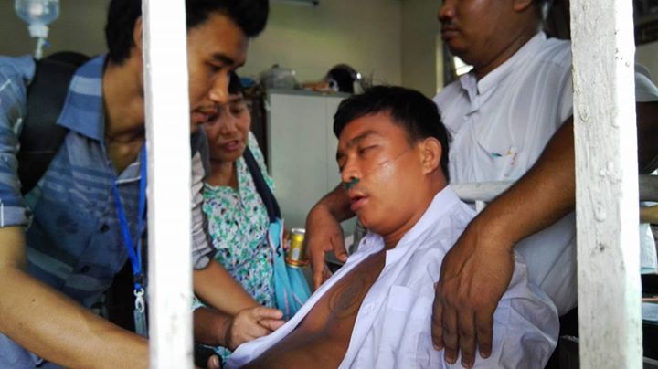 သပိတ္ေမွာက္ေက်ာင္းသားမ်ားကုိ ၀န္းရံသူတဦး ေသြးအန္ၿပီး အေရးေပၚေဆး႐ုံတင္