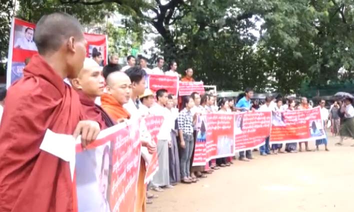 ထိုင္းတြင္ ျမန္မာမိန္းကေလး အဓမၼျပဳက်င့္ခံရမႈ အမႈမွန္ေပၚေပါက္ေစရန္ ရန္ကုန္တြင္ ဆႏၵျပ