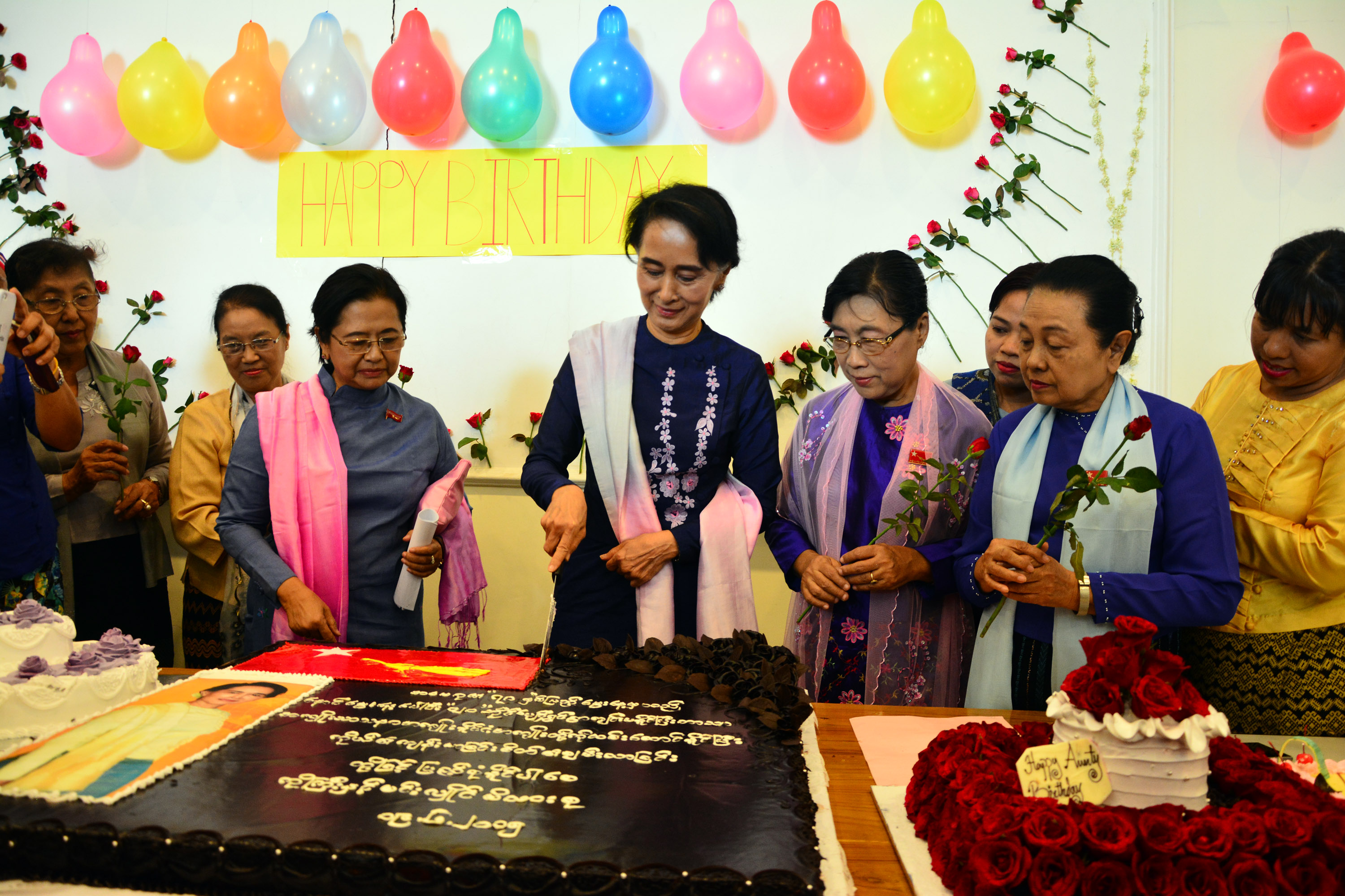ေဒၚေအာင္ဆန္းစုၾကည္ ၏ အသက္ ၇၀ ျပည့္ ေမြးေန႔ပဲြ (ဓာတ္ပံု)