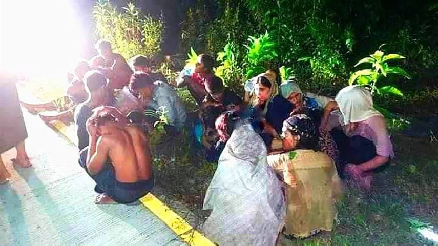 ဧရာဝတီတိုင်းထဲတွင် ဖမ်းခံသည့် ရိုဟင်ဂျာများ ပုံဟောင်း Photo : KKL
