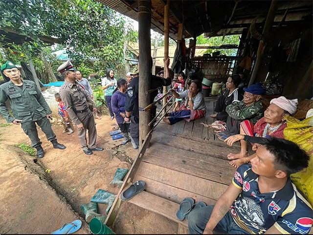 မယ်ဟောင်ဆောင်တွင် အိမ်ထောင်စု ၇ စုကို မကောင်းဆိုးဝါးဟု စွပ်စွဲကာ ရွာထဲက နှင်ထုတ်