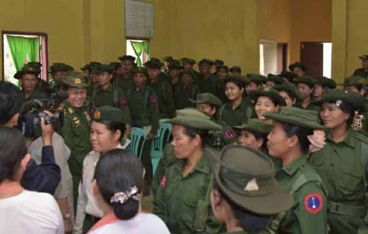 စစ်ကောင်စီက အိမ်ထောင်သည် ရဲမေ ၂ ဦးကို သူရဘွဲ့ ချီးမြှင့်