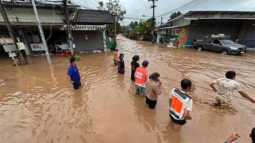ရေကြီးနေသည့် အယုဒ္ဓယခရိုင်က မြန်မာလုပ်သားများ ပြောင်းရွှေ့ရန် အသင့်ပြင်ထား