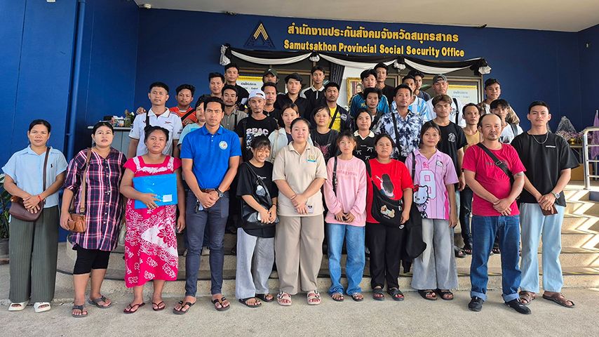 အကြောင်းမဲ့အလုပ်ထုတ်ခံရသည့် အလုပ်သမားများ (Photo : WAG အလုပ်သမား မဟာမိတ်အဖွဲ့)