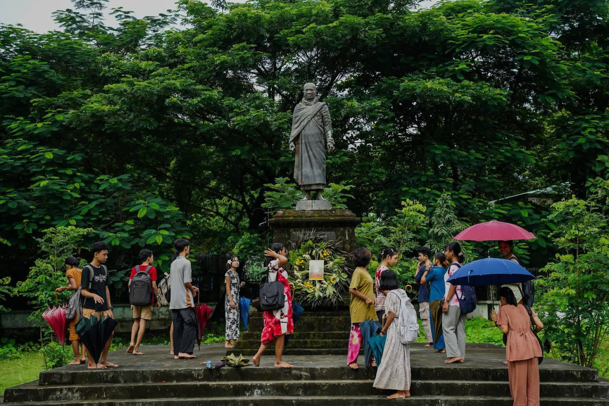 စစ်ရေးပဋိပက္ခကြောင့် ရခိုင်တွင် ဆရာတော် ဦးဥတ္တမနေ့ကို အကျဉ်းချုံး ကျင်းပ