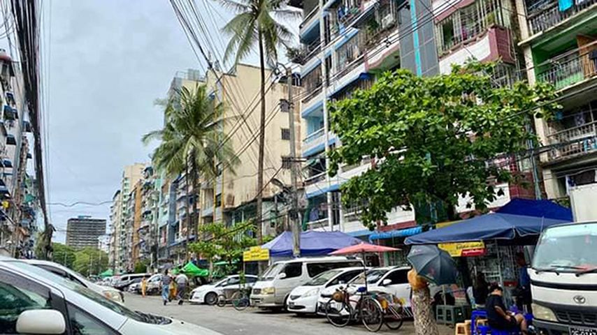 ရန်ကုန်တွင် ငလျင်ကြောင့် စောင်းသွားသည့် အထပ်မြင့်အဆောက်အအုံများကို စနစ်တကျ စစ်ဆေးသင့် 