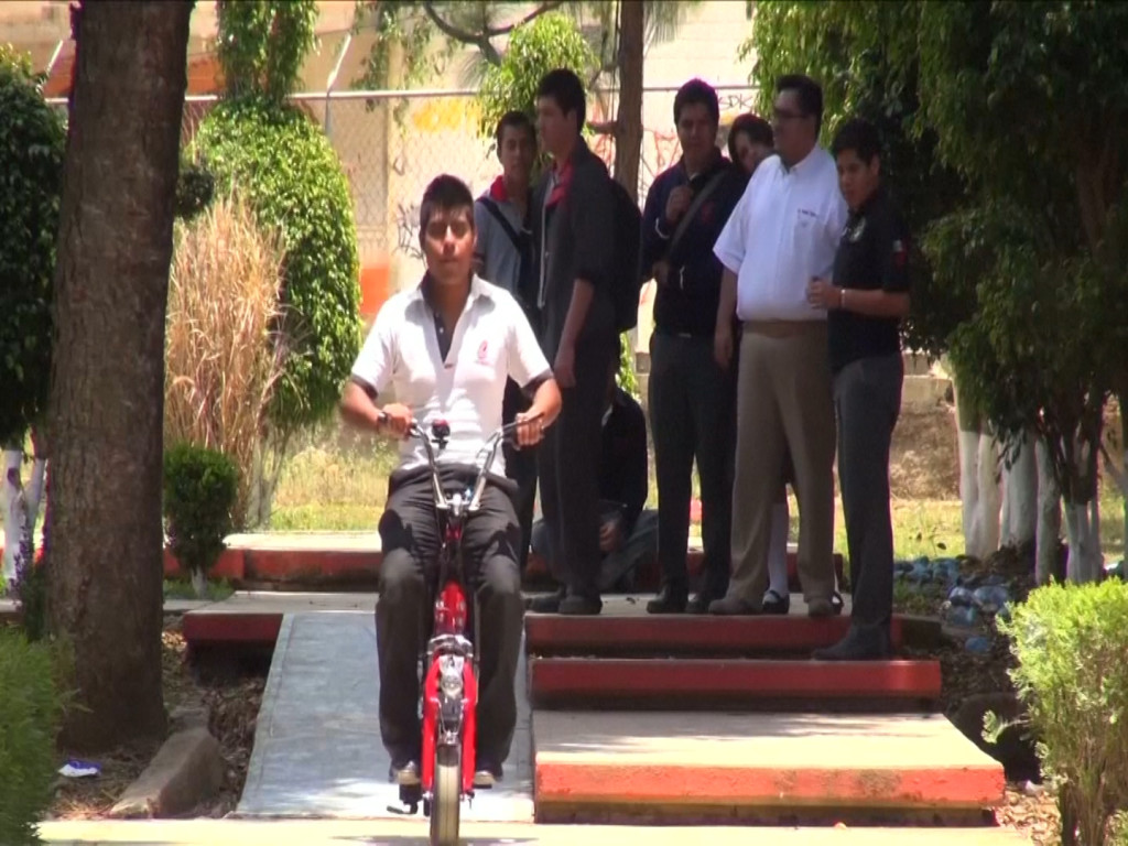 13.Mexican students invent eco-friendly motorbike.docx