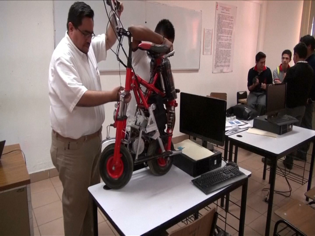 9.Mexican students invent eco-friendly motorbike.docx