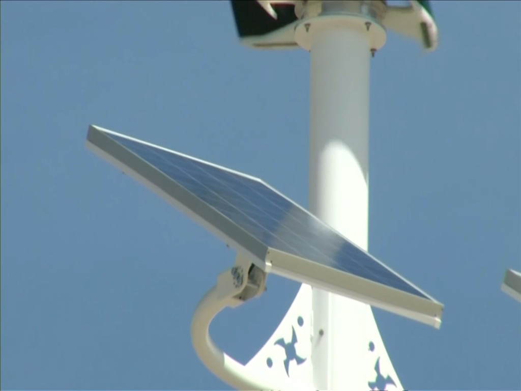 34.Street lights powered by solar and wind energy to light up Barcelona